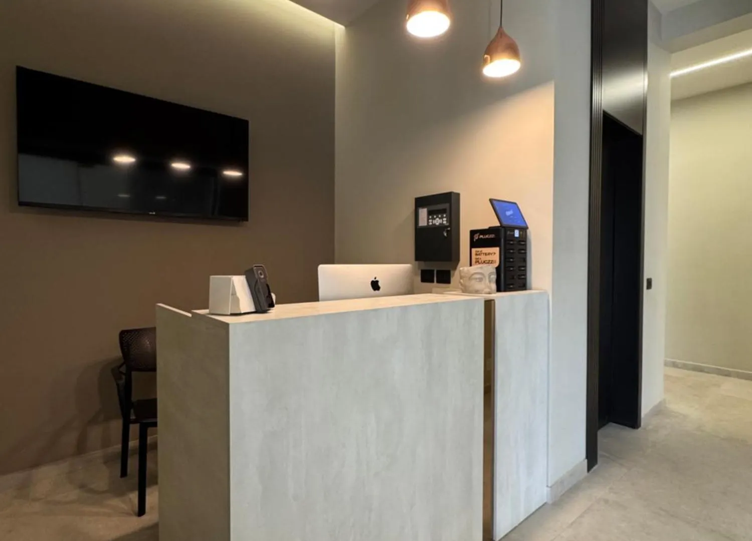 Nuna Hotel & Apartments Radhimë