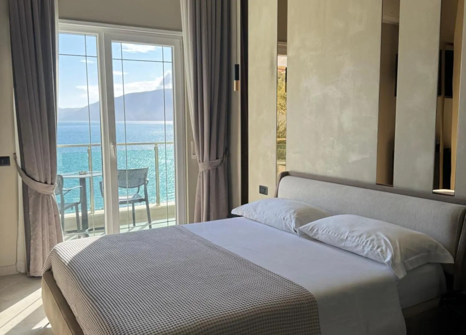 Nuna Hotel & Apartments Radhime 4*,  Albania